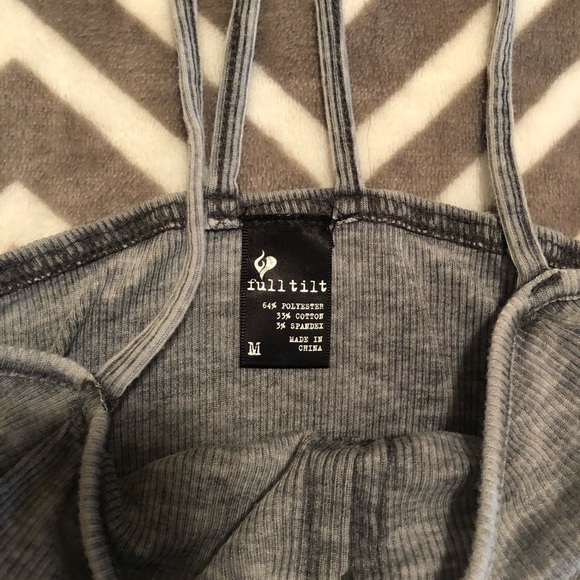 Crop top - Picture 2 of 2